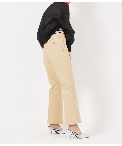 Dickies(ディッキーズ)の「DICKIES ストレッチツイルフレアパンツ(その他パンツ・レディース・ベージュ/ライトベージュ/ブラック・L/M)」の5枚目の写真