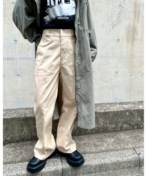 Dickies(ディッキーズ)の「DICKIES ストレッチツイルフレアパンツ(その他パンツ・レディース・ベージュ/ライトベージュ/ブラック・L/M)」の10枚目の写真