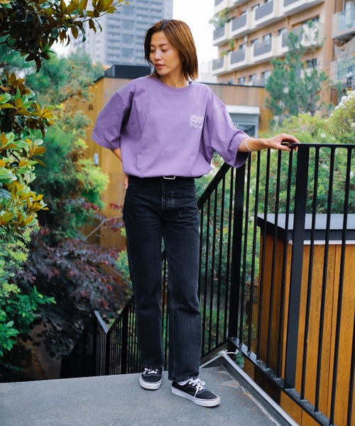 RVCA（ルーカ）の「RVCA メンズ SCRAWLS Ｔシャツ 【2024年夏モデル】/ルーカバックプリント半袖Tシャツ（Tシャツ/カットソー・メンズ・パープル/ホワイト/ブラック・SMALL/MEDIUM/LARGE/X-LARGE）」の17枚目の写真