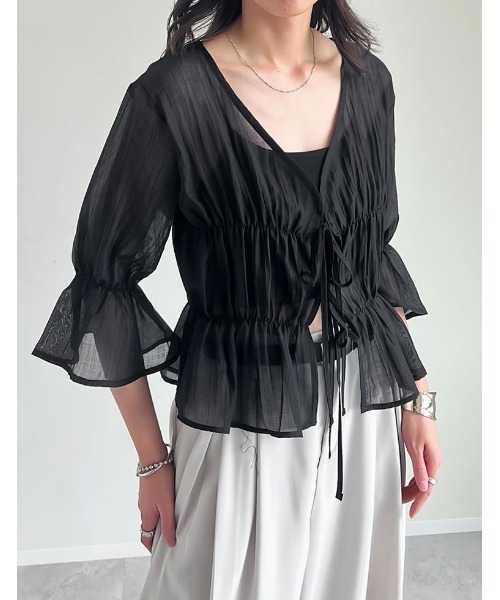 Re:EDIT（リエディ）の「[新色追加]楊柳シアーティアードブラウス（シャツ/ブラウス・レディース・ベージュ/ピンク/ホワイト/ブラック/ブルー・LARGE/MEDIUM）」の2枚目の写真