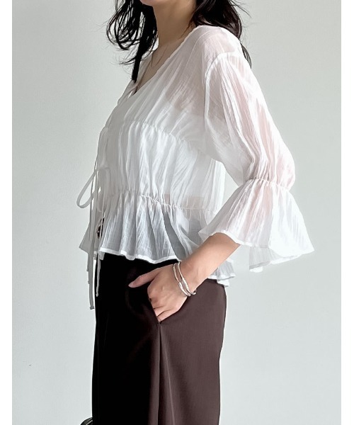 Re:EDIT（リエディ）の「[新色追加]楊柳シアーティアードブラウス（シャツ/ブラウス・レディース・ベージュ/ピンク/ホワイト/ブラック/ブルー・LARGE/MEDIUM）」の12枚目の写真