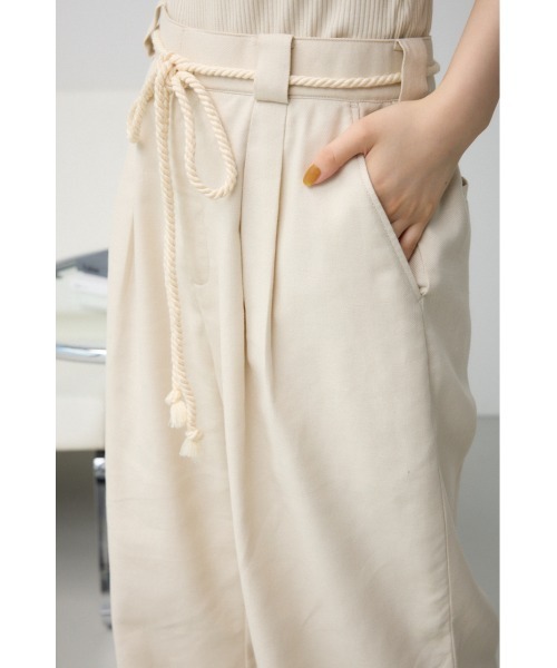 AZUL by moussy（アズールバイマウジー）の「ロープベルトワイドパンツ（その他パンツ・レディース・ブラック/ダークブラウン/ライトベージュ・SMALL/MEDIUM）」の4枚目の写真