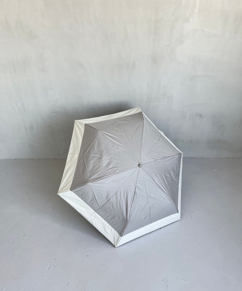 Me%（ミィパーセント）の「【晴雨兼用傘】バイカラーミニカサ 102553（折りたたみ傘・レディース・グレー/ベージュ/ブルー/ブラック・FREE）」の13枚目の写真