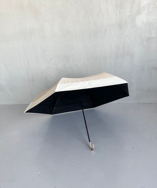 Me%（ミィパーセント）の「【晴雨兼用傘】バイカラーミニカサ 102553（折りたたみ傘・レディース・グレー/ベージュ/ブルー/ブラック・FREE）」の17枚目の写真