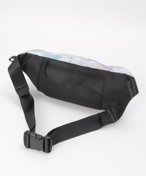 LBC(エルビーシー)の「【撥水/防水】KiU ウォータープルーフボディバッグ(ボディバッグ/ウエストポーチ・レディース・ホワイト/ダークオリーブ/その他1・FREE)」の4枚目の写真