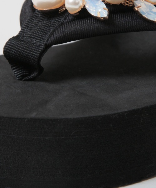 Julia Boutique（ジュリアブティック）の「ビジュー＆パール厚底ビーチサンダル/24117（サンダル・レディース・ライトベージュ/ブラック・39/38/37/36）」の21枚目の写真