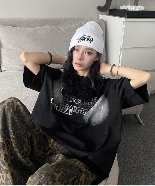 SHEENA(シーナ)の「【ユニセックス】グラフィックロゴプリントBIGTシャツ(Tシャツ/カットソー・レディース・ホワイト/ブラック・M)」の6枚目の写真