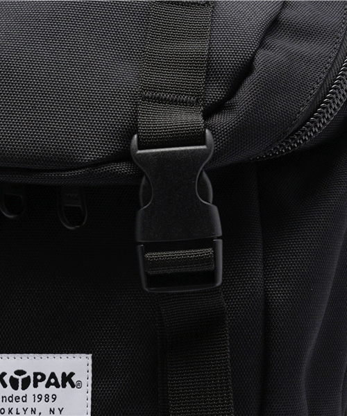 VENCEEXCHANGE（ヴァンスエクスチェンジ）の「YAKPAK ヤックパック フラップ風リュック（バックパック/リュック・メンズ・コーラル/ブラック・FREE）」の7枚目の写真