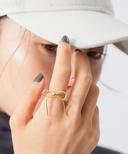 BEAMS BOY（ビームスボーイ）の「リボン チェーン リング 小（リング・レディース・ゴールド/シルバー・ONE SIZE）」の2枚目の写真