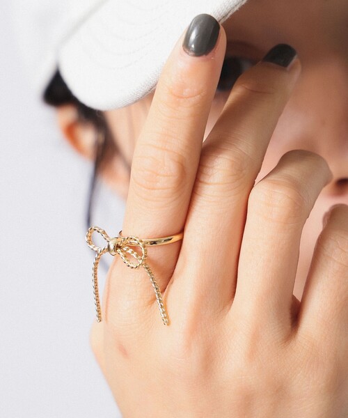 BEAMS BOY（ビームスボーイ）の「リボン チェーン リング 小（リング・レディース・ゴールド/シルバー・ONE SIZE）」の3枚目の写真