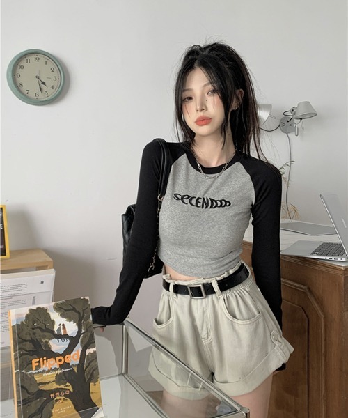 HALEY PESCA（ヘーリーペスカ）の「HALEY PESCA/クロップド タイト ワンポイント ラグランロンT（Tシャツ/カットソー・レディース・グレー/ホワイト・FREE）」の10枚目の写真