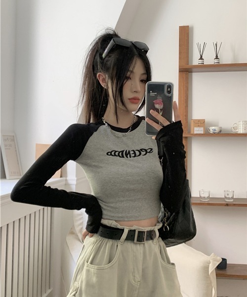 HALEY PESCA（ヘーリーペスカ）の「HALEY PESCA/クロップド タイト ワンポイント ラグランロンT（Tシャツ/カットソー・レディース・グレー/ホワイト・FREE）」の11枚目の写真