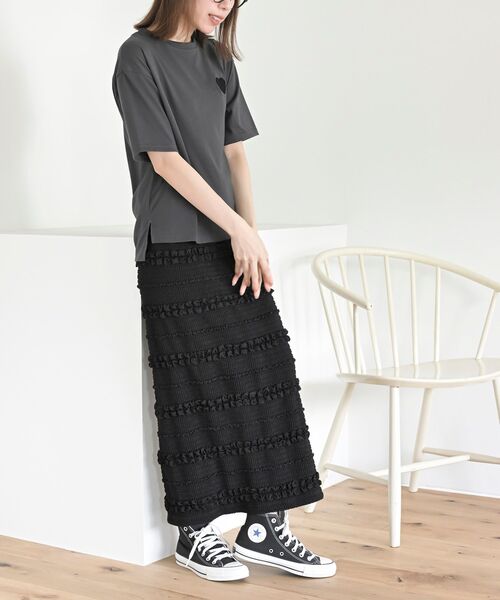 rps(アールピーエス)の「ハートサガラ刺繍Tシャツ(Tシャツ/カットソー・レディース・オフホワイト/チャコールグレー/ブラック・フリー)」の19枚目の写真