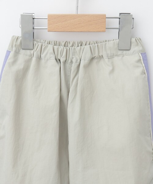 SHOO・LA・RUE（シューラルー）の「【110-140cm】サイドカラーブロックパンツ（その他パンツ・キッズ・ライトグレー系4/ブラック系4・14/13/12/11）」の5枚目の写真