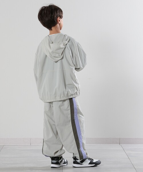 SHOO・LA・RUE（シューラルー）の「【110-140cm】サイドカラーブロックパンツ（その他パンツ・キッズ・ライトグレー系4/ブラック系4・14/13/12/11）」の8枚目の写真