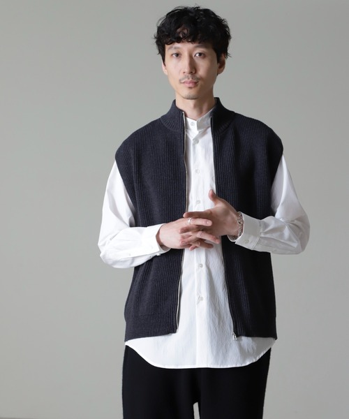 NANO universe（ナノユニバース）の「コットンアクリルドライバーズベスト（ベスト・メンズ・ブラック/チャコール・M/L/XL）」の2枚目の写真