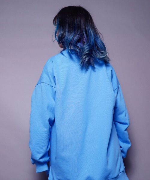 AFYF（エーエフワイエフ）の「AFYF CREW SWEAT/ビッグシルエット クルーネックスウェット/ベア（スウェット・レディース・ブラック系その他/グリーン系その他/ブルー系その他/ブラック系その他2・FREE）」の12枚目の写真