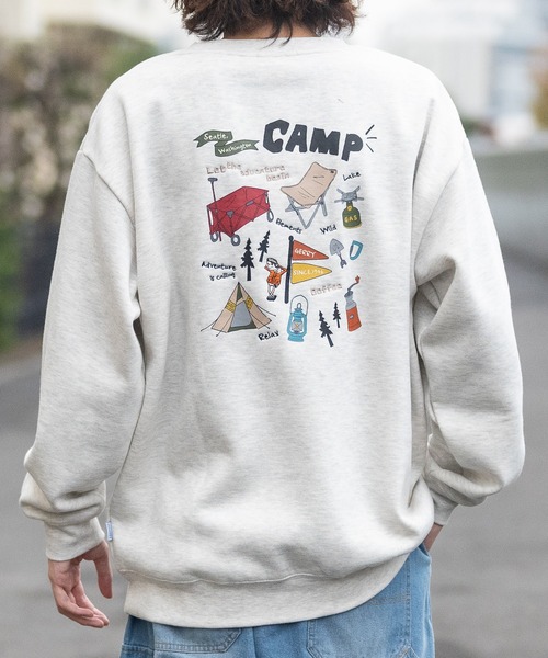 GERRY（ジェリー）の「【ag】〔GERRY/ジェリー〕キャンプイラスト バックプリント＆刺繍 クルーネックスウェット（スウェット・メンズ・ブラック/ダークグリーン/ホワイト/オートミール/ネイビー/グレー系その他/ブラック系その他/ベージュ系その他/グリーン系その他・MEDIUM/LARGE/X-LARGE）」の6枚目の写真
