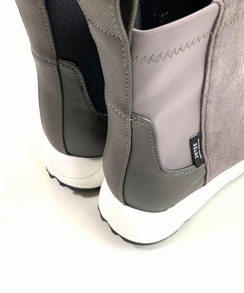 Q（キュー）の「スニーカーブーツ（ブーツ・レディース・グレー/ブラック・24.5/23.5）」の11枚目の写真