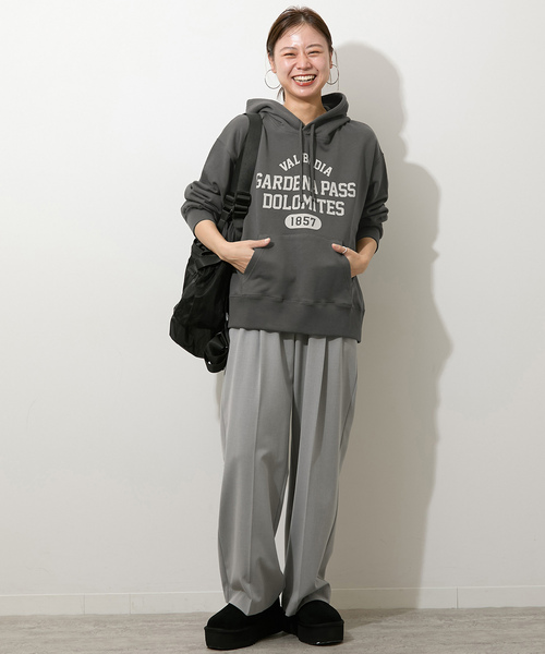 JOURNAL STANDARD relume（ジャーナルスタンダード　レリューム）の「ロゴプリントフーディースウェット（パーカー・レディース・ブラックミックス/ホワイト系その他・FREE）」の3枚目の写真