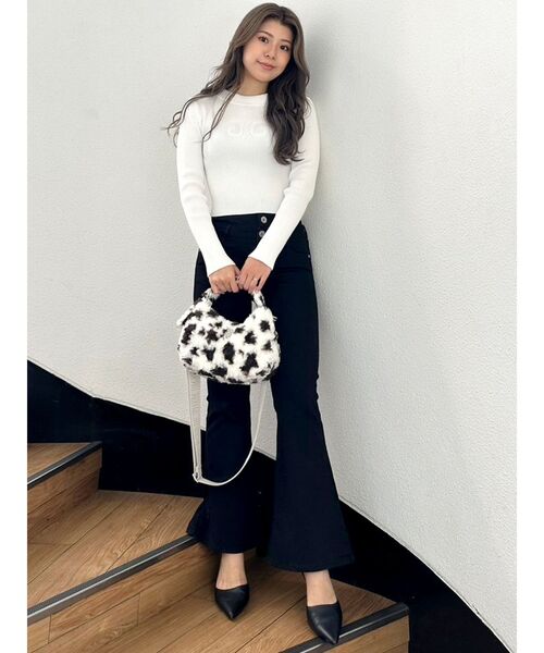 GYDA（ジェイダ）の「SymmetryGYDA embroideryニットトップス（ニット/セーター・レディース・ブラック/オフホワイト・FREE）」の13枚目の写真