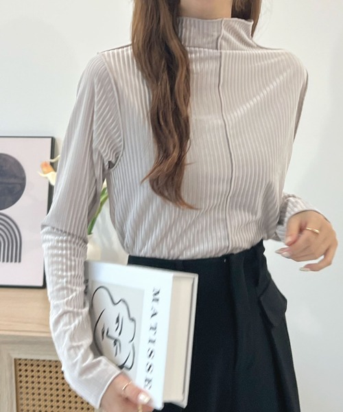 Futier land(フューティアランド)の「上品なベロアが引き立たせる。メローベロアストライプトップス(Tシャツ/カットソー・レディース・モカ/ライトグレー/ブラック・MEDIUM)」の11枚目の写真