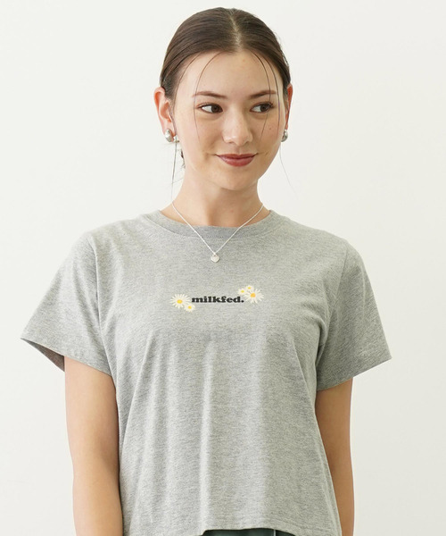 MILKFED.（ミルクフェド）の「DAISY AND LOGO COMPACT S/S TEE（Tシャツ/カットソー・レディース・アッシュ/ホワイト/チャコール・S/M）」の14枚目の写真