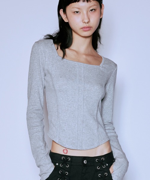 NIIER NOR(ニアノア)の「A'GEM/9 × .kom 『NIIER NOR/ニア ノア』 BINDING SLIM L/S TEE/バインディング スリム長袖カットソー(Tシャツ/カットソー・レディース・グレー/ホワイト・FREE)」の2枚目の写真