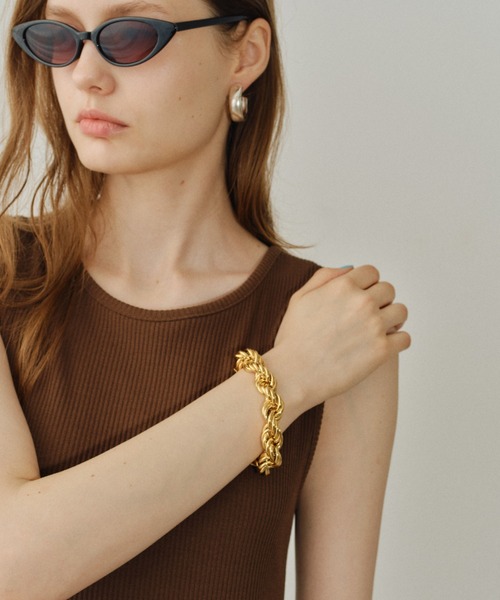 yae（ヤエ）の「【TUWAKRIM】ツイストチェーンブレスレット（ブレスレット・レディース・シルバー/ゴールド・FREE）」の4枚目の写真