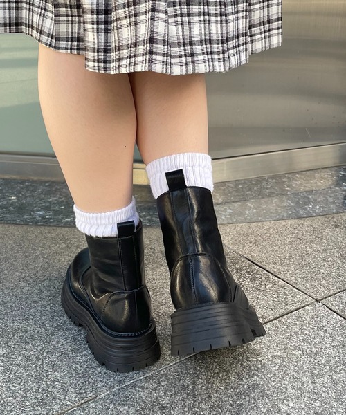 nomnom（ノムノム）の「【nomnom】フロントファスナー厚底ショートブーツ（ブーツ・レディース・ブラウン/ブラック・23.0cm/24.0cm/25.0cm）」の15枚目の写真