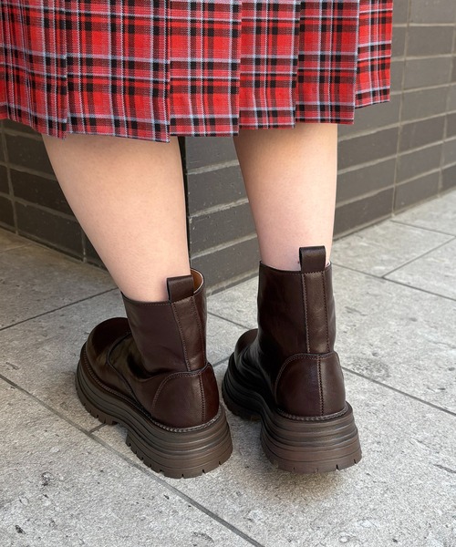 nomnom（ノムノム）の「【nomnom】フロントファスナー厚底ショートブーツ（ブーツ・レディース・ブラウン/ブラック・23.0cm/24.0cm/25.0cm）」の12枚目の写真