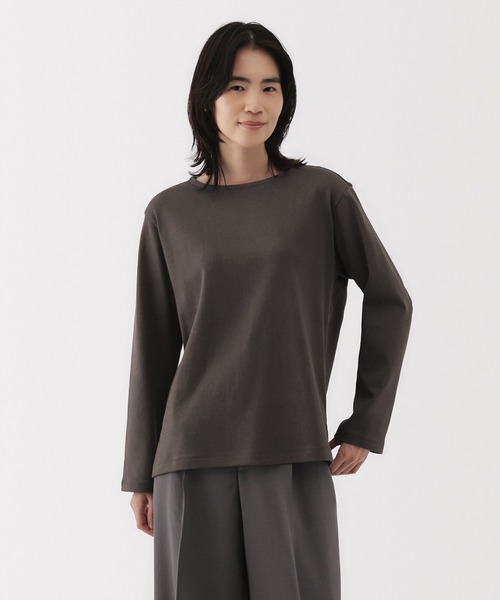 無印良品(ムジルシリョウヒン)の「婦人 太番手ボートネック長袖Tシャツ(Tシャツ/カットソー・レディース・ピンク系/グリーン系/ネイビー系/チャコールグレー/オフホワイト/ブルー系・XL/L/M/S)」の1枚目の写真