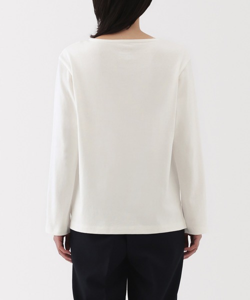無印良品(ムジルシリョウヒン)の「婦人 太番手ボートネック長袖Tシャツ(Tシャツ/カットソー・レディース・ピンク系/グリーン系/ネイビー系/チャコールグレー/オフホワイト/ブルー系・XL/L/M/S)」の7枚目の写真
