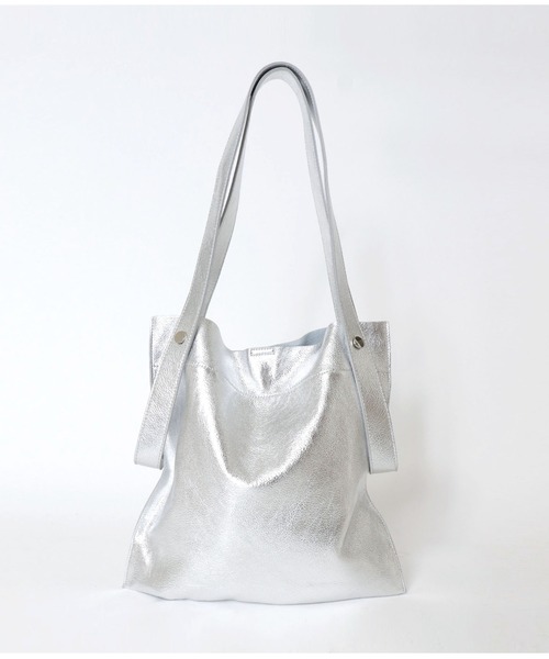 Jines（ジネス）の「カウレザー2デザインハンドル 薄マチA4トートバッグ【BEAURE/ヴュレ】（トートバッグ・レディース・シルバー/ブラック・フリー）」の9枚目の写真