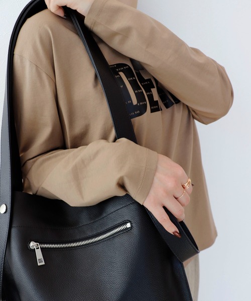 Jines（ジネス）の「カウレザー2デザインハンドル 薄マチA4トートバッグ【BEAURE/ヴュレ】（トートバッグ・レディース・シルバー/ブラック・フリー）」の8枚目の写真