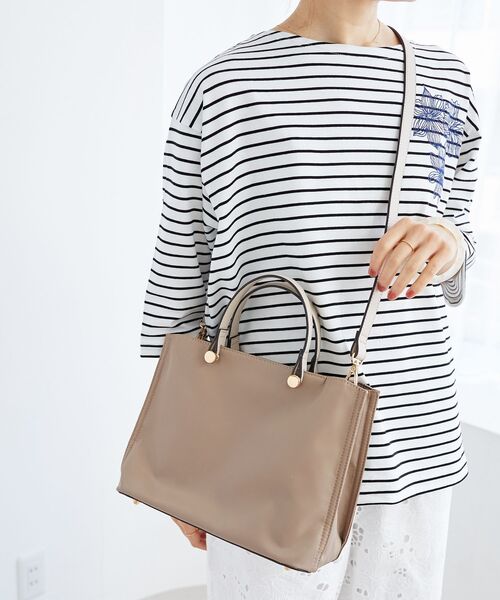 le.coeur blanc（ルクールブラン）の「軽量2wayショルダーバッグ（ショルダーバッグ・レディース・ブラック/グレイッシュベージュ・FREE）」の3枚目の写真