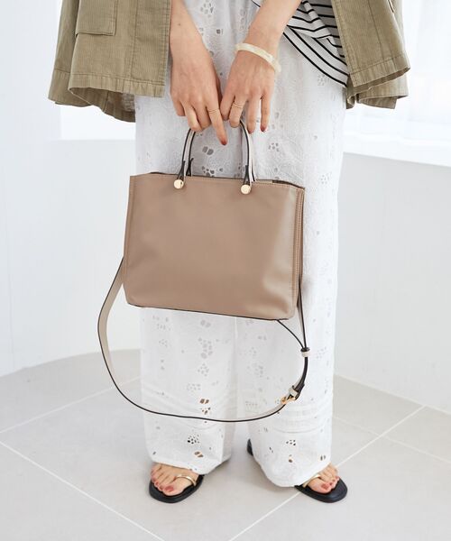 le.coeur blanc（ルクールブラン）の「軽量2wayショルダーバッグ（ショルダーバッグ・レディース・ブラック/グレイッシュベージュ・FREE）」の4枚目の写真