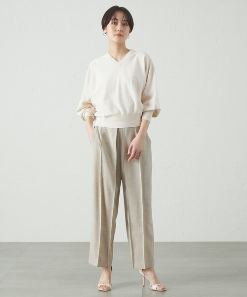 CAST:（キャストコロン）の「【着回し抜群】Vネックニットプルオーバー（ニット/セーター・レディース・オフホワイト/ブラック/グレー系その他2/グリーン系その他3・M）」の5枚目の写真