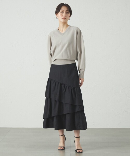 CAST:（キャストコロン）の「【着回し抜群】Vネックニットプルオーバー（ニット/セーター・レディース・オフホワイト/ブラック/グレー系その他2/グリーン系その他3・M）」の6枚目の写真