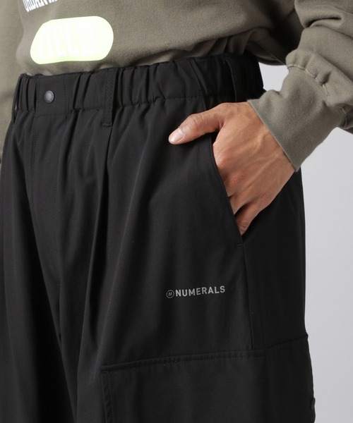 NUMERALS（ヌメラルズ）の「【NUMERALS】ソフトシェルカーゴパンツ（その他パンツ・メンズ・カーキ/ブラック・LARGE/MEDIUM）」の3枚目の写真