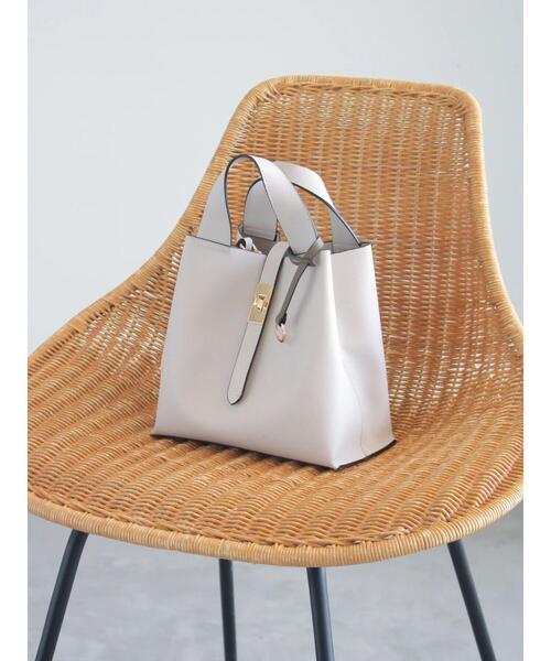 Te chichi(テチチ)の「ベルト2WAYミニハンドバッグ(ハンドバッグ・レディース・オフホワイト/グレー/ブラウン・F)」の9枚目の写真