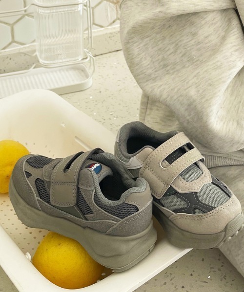 TOPSTAR(トップスター)の「KIDS TOPSTAR コンビカラーマジックテープキッズスニーカー(スニーカー・キッズ・グレー/ピンク/レディッシュグレー・30inch/28inch/31inch/29inch/24inch/26inch/27inch)」の4枚目の写真