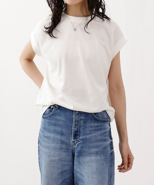 emesuelee(エメスーリー)の「汗じみ防止加工 表撥水 接触冷感 UV CUT ノースリーブカットソー(Tシャツ/カットソー・レディース・グレー/ブラック/アイボリー/ネイビー/イエロー/ベージュ・フリー)」の2枚目の写真