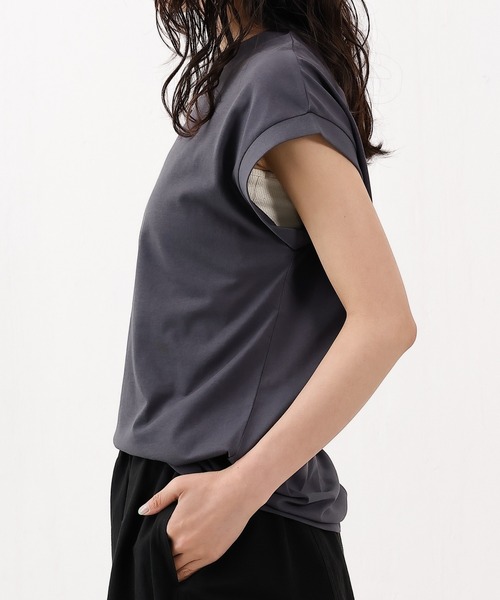 emesuelee(エメスーリー)の「汗じみ防止加工 表撥水 接触冷感 UV CUT ノースリーブカットソー(Tシャツ/カットソー・レディース・グレー/ブラック/アイボリー/ネイビー/イエロー/ベージュ・フリー)」の17枚目の写真