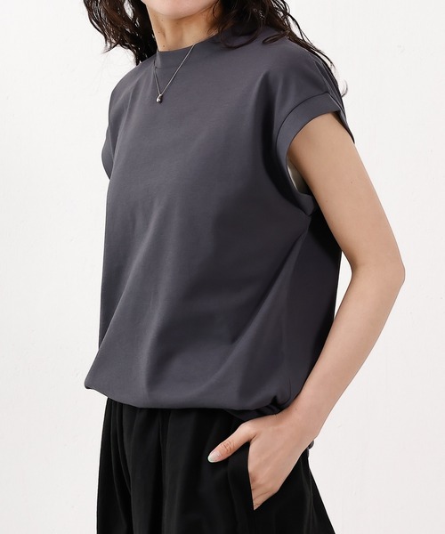 emesuelee(エメスーリー)の「汗じみ防止加工 表撥水 接触冷感 UV CUT ノースリーブカットソー(Tシャツ/カットソー・レディース・グレー/ブラック/アイボリー/ネイビー/イエロー/ベージュ・フリー)」の19枚目の写真
