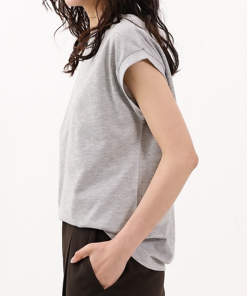 emesuelee(エメスーリー)の「汗じみ防止加工 表撥水 接触冷感 UV CUT ノースリーブカットソー(Tシャツ/カットソー・レディース・グレー/ブラック/アイボリー/ネイビー/イエロー/ベージュ・フリー)」の14枚目の写真