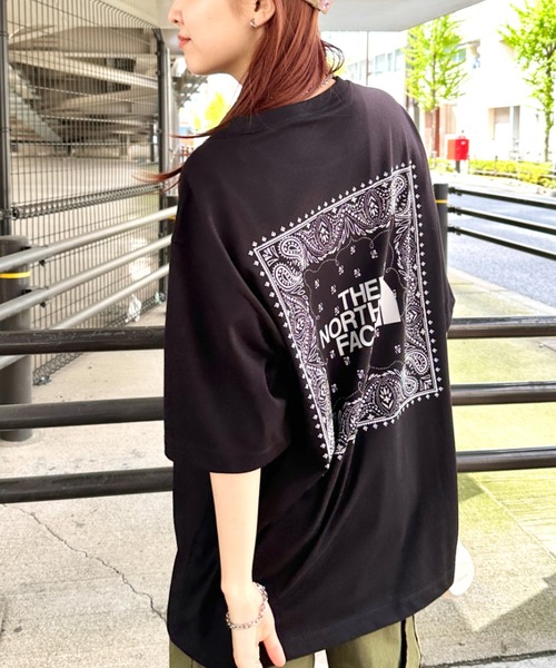 THE NORTH FACE(ザノースフェイス)の「THE NORTH FACE(ザ・ノースフェイス)/ビッグロゴ プリント バンダナ 半袖 Tシャツ/M'S BANDANA S/S R/TEE(Tシャツ/カットソー・レディース・オレンジ/ブラック/ホワイト/グレー/ピンク/ベージュ・M/L/XL/XXL)」の8枚目の写真