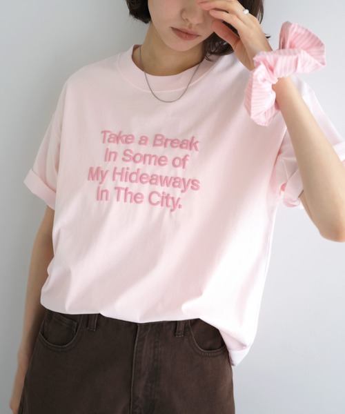 ANME(アンメ)の「【新色・新サイズ追加】立体ロゴプリントオーバーサイズ半袖Tシャツ(Tシャツ/カットソー・レディース・オートミール/ネイビー/サックスブルー/オフホワイト/ピンク/ホワイト×ブルー/キナリ・XL/L/XXL/M/S)」の1枚目の写真