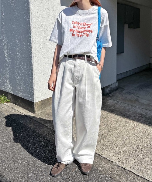 ANME(アンメ)の「【新色・新サイズ追加】立体ロゴプリントオーバーサイズ半袖Tシャツ(Tシャツ/カットソー・レディース・オートミール/ネイビー/サックスブルー/オフホワイト/ピンク/ホワイト×ブルー/キナリ・XL/L/XXL/M/S)」の9枚目の写真