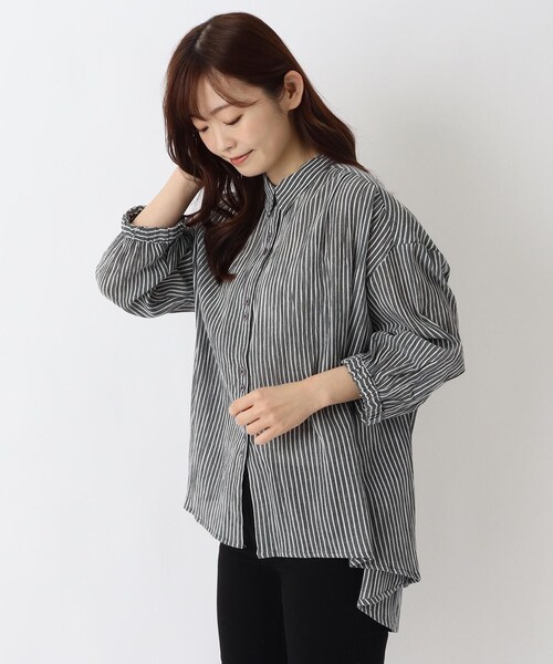 one'sterrace(ワンズテラス)の「コットンワッシャーブラウス(シャツ/ブラウス・レディース・アイボリー系8/ブラック系8/ブルー系その他7・02)」の2枚目の写真